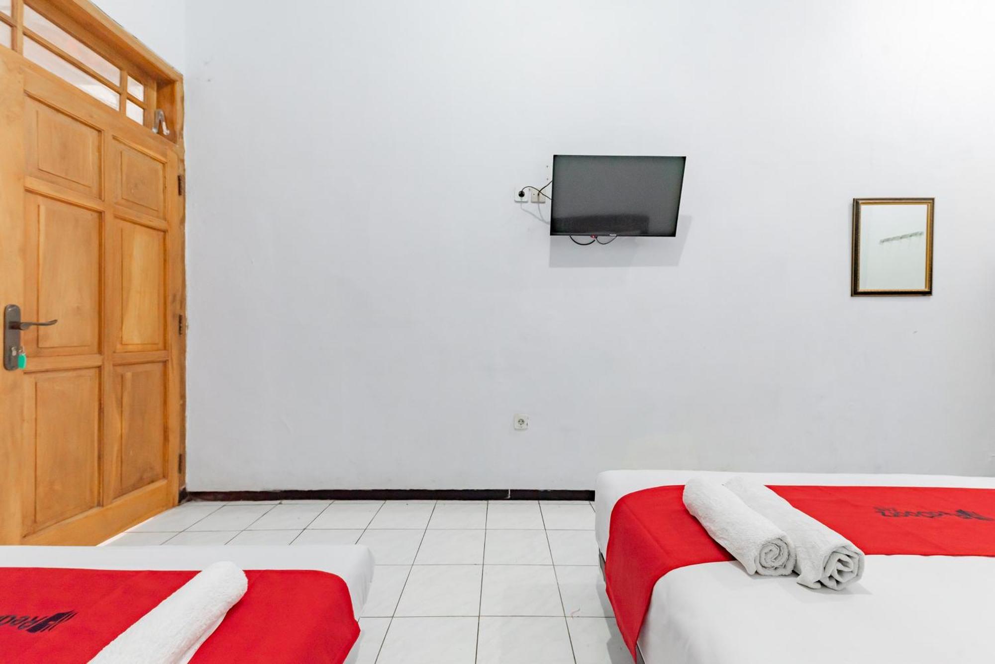 Reddoorz At Ciliwung Guest House Syariah มะลัง ภายนอก รูปภาพ