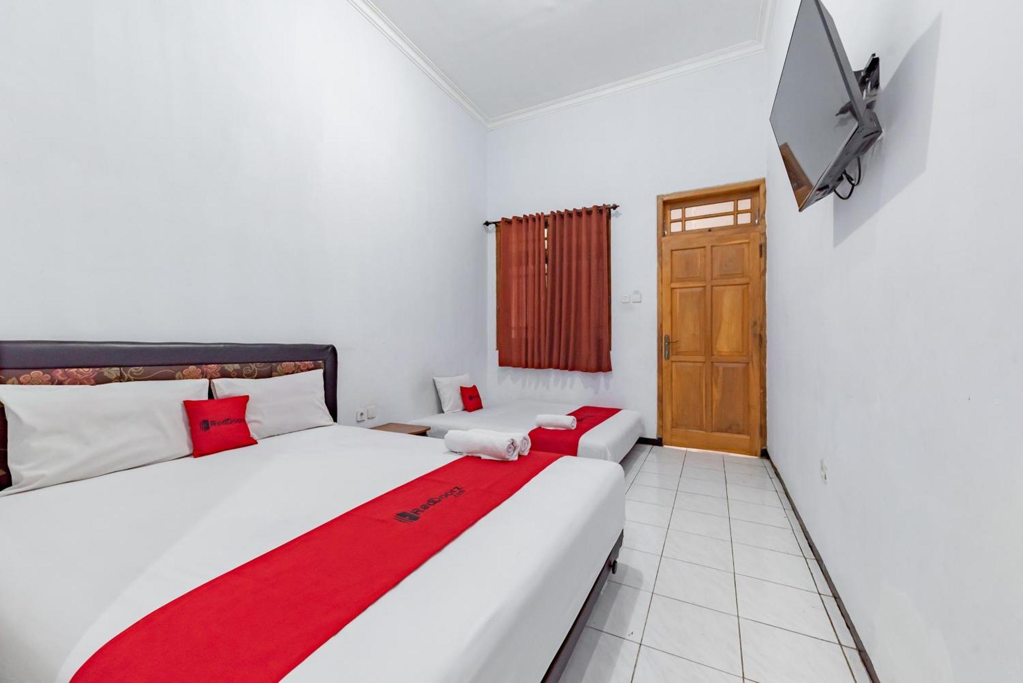 Reddoorz At Ciliwung Guest House Syariah มะลัง ภายนอก รูปภาพ