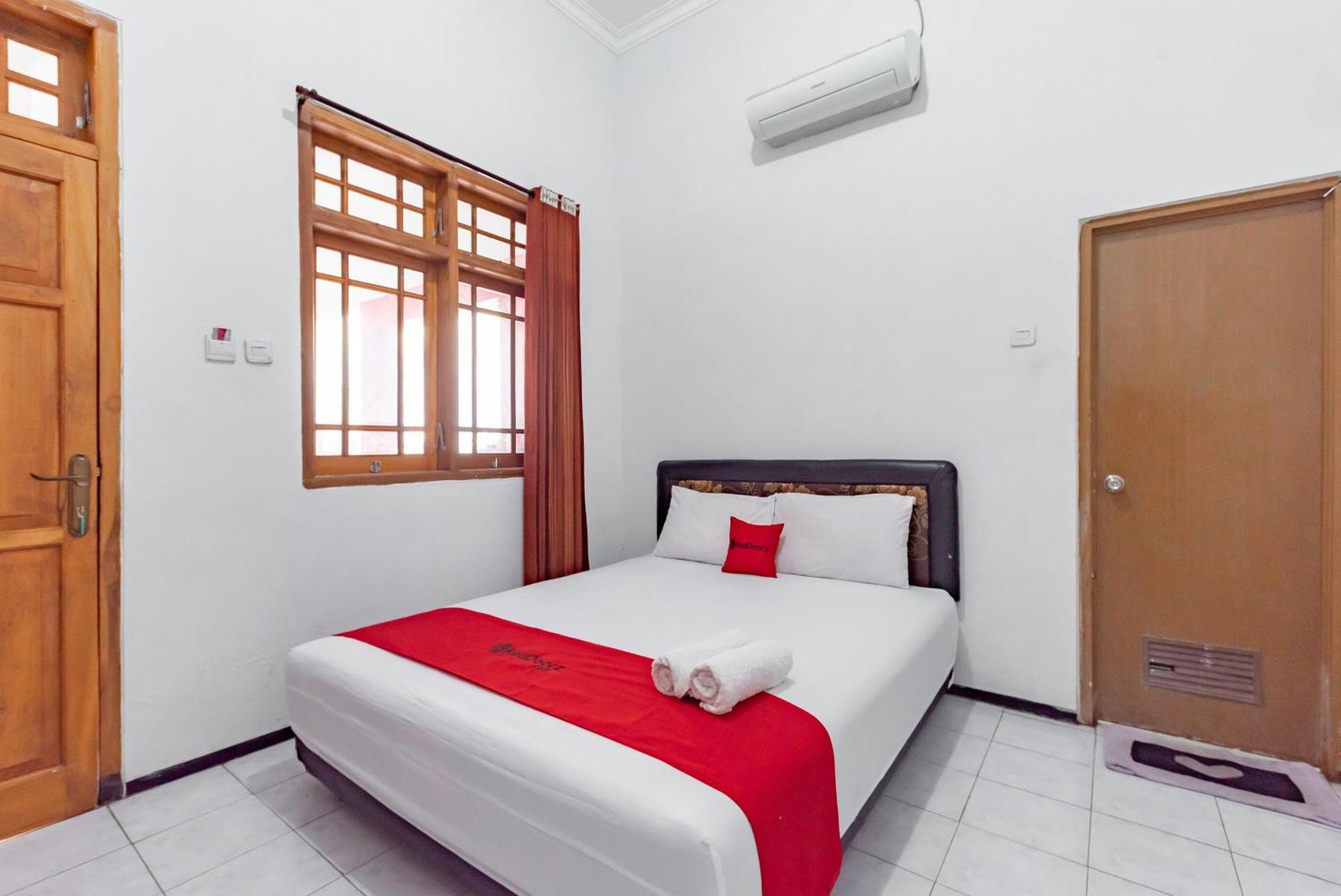 Reddoorz At Ciliwung Guest House Syariah มะลัง ภายนอก รูปภาพ
