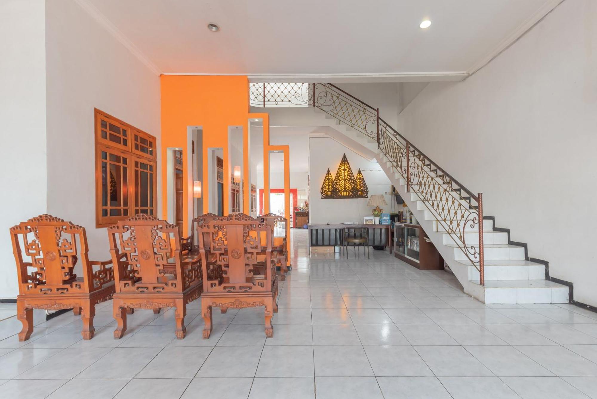 Reddoorz At Ciliwung Guest House Syariah มะลัง ภายนอก รูปภาพ