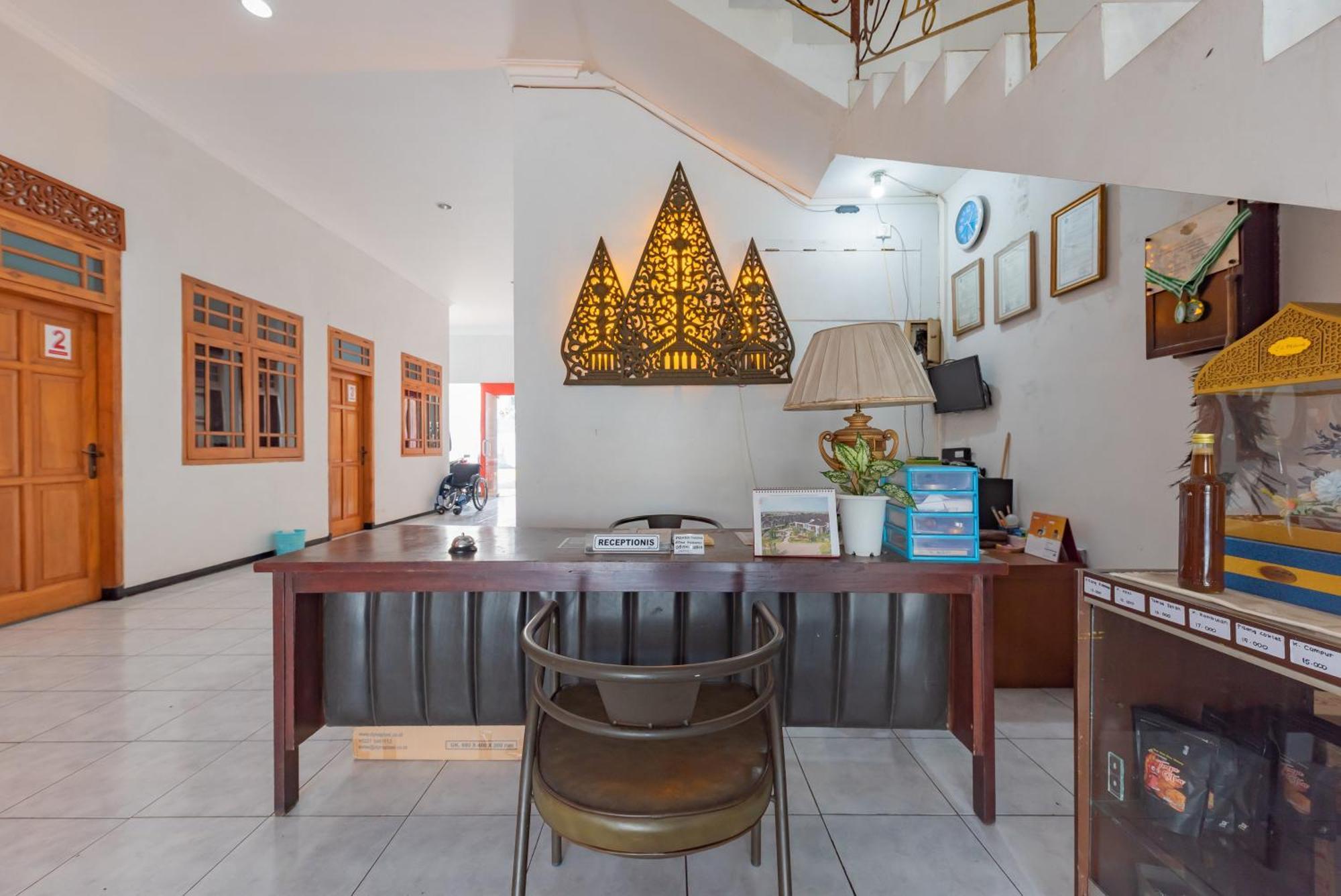 Reddoorz At Ciliwung Guest House Syariah มะลัง ภายนอก รูปภาพ