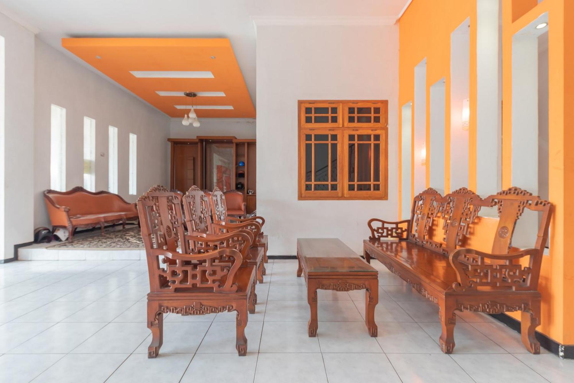 Reddoorz At Ciliwung Guest House Syariah มะลัง ภายนอก รูปภาพ
